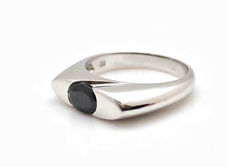 Schwarzer Onyx Silberring // Moderner Ring 925 Sterling Silber Mit Mattem Rhodium Finish von FireandIceSilver