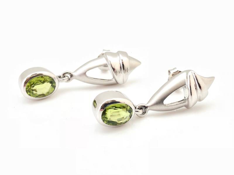 Silber Peridot Ohrringe // 925 Sterling Natürlicher Post Anhänger August Geburtsstein von FireandIceSilver