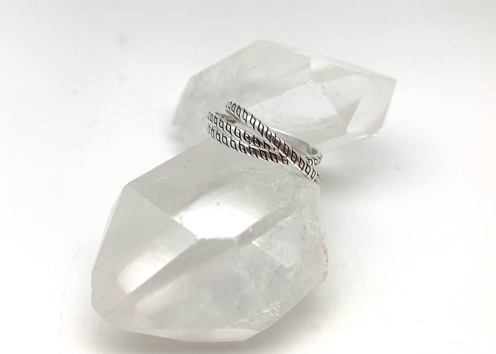 Silberner Rollring/Zierband Gemusterter Ring Drei Bandring Silber Trio Größe 6, 7, 8, 9 Sterling Silberner Rollring/Zierband Gemusterter Ring Drei Bandring Silber Trio Größe 6, 7, 8, 9 Sterling von FireandIceSilver