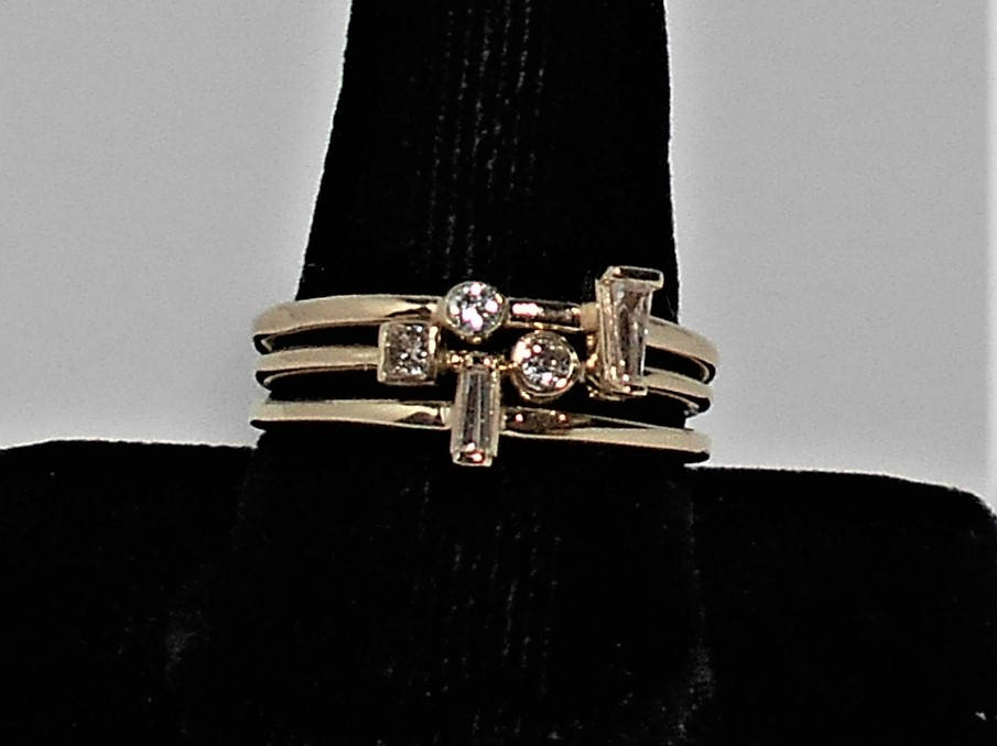 14K Diamant Stapelring Set Baguette & Rund Brilliant Schliff von FireandLaceJewelry