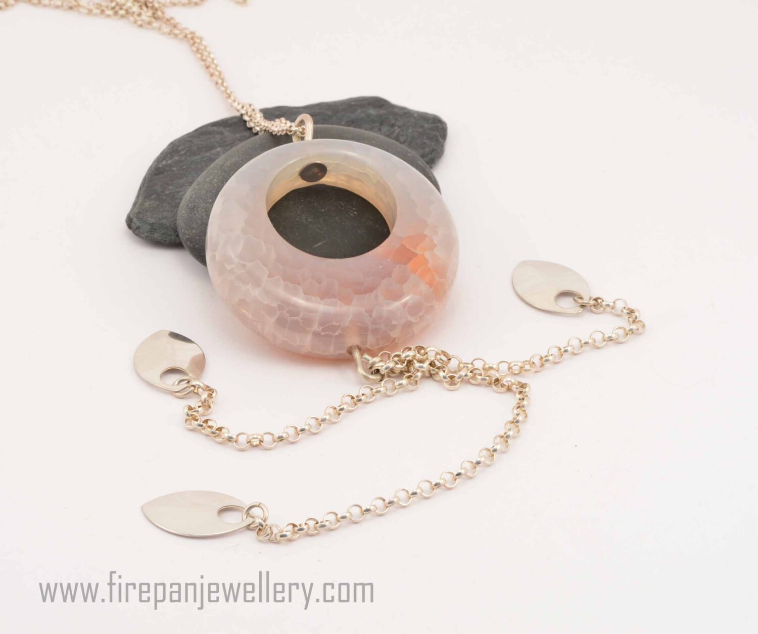 Lavendel Und Koralle Kobra Achat Mit Langen Baumelt Halskette - Edelstein, Sterling Silber, Dramatisch, Ein Von Einer Art, Einzigartig, Statement Lavendel Und Koralle Kobra Achat Mit Langen Baumelt Halskette - Edelstein, Sterling Silber, Dramatisch, Ein Von Einer Art, Einzigartig, Statement von FirepanJewellery