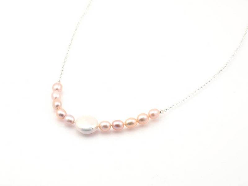 Rosa Mit Weißen Münze Perlenkette, Süßwasserperlen, Modernen Perlen, Brautschmuck, Hochzeitsschmuck, Weiblich, Handgefertigte, Einzigartige Perle Rosa Mit Weißen Münze Perlenkette, Süßwasserperlen, Modernen Perlen, Brautschmuck, Hochzeitsschmuck, Weiblich, Handgefertigte, Einzigartige Perle von FirepanJewellery