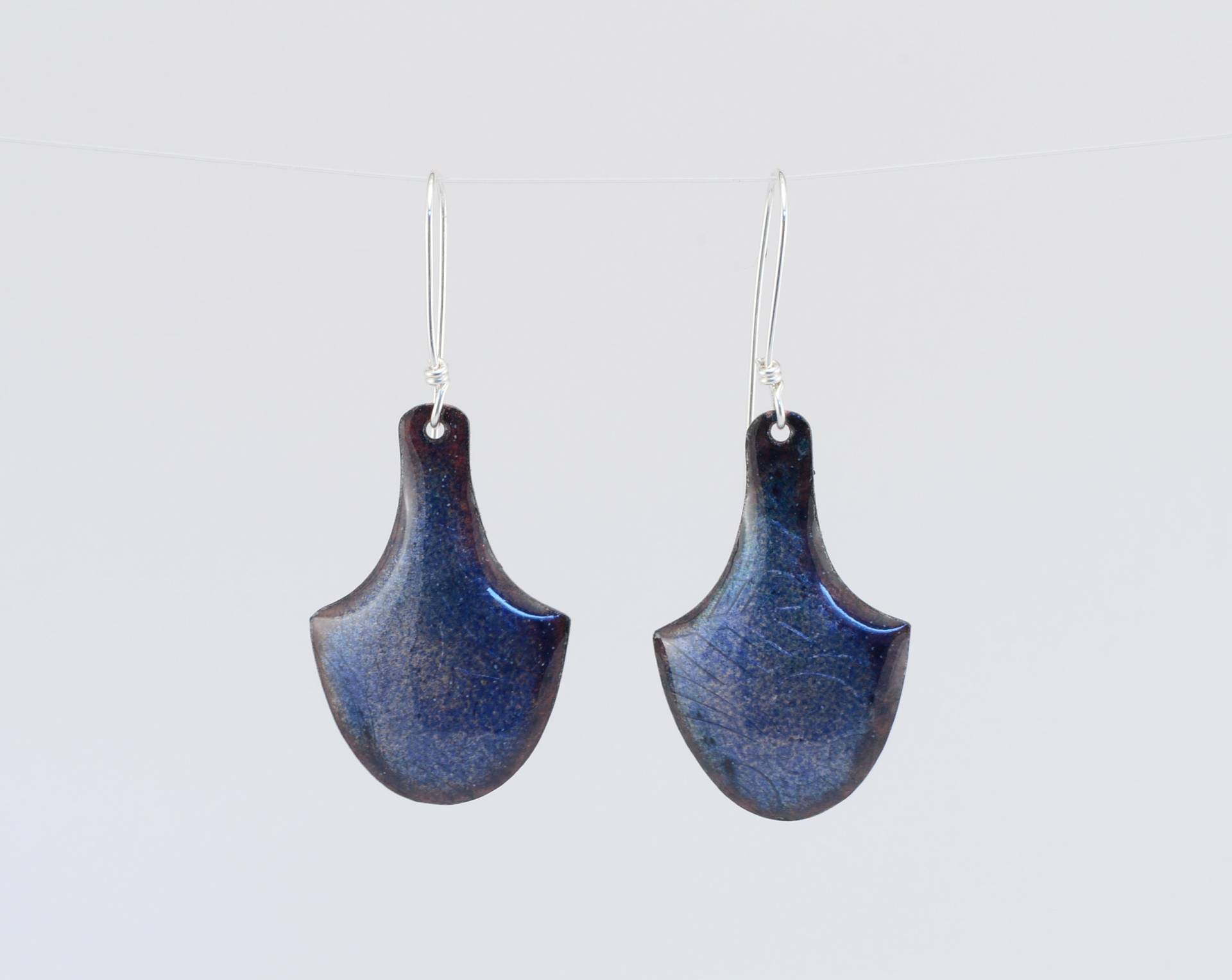 Transparent Blau Emaille Ohrringe, Shield Geformt Gebildet Kupfer, Gemustert, Glänzend, Bewegung, Dezente Farbe, Geschenk Für Sie Transparent Blau Emaille Ohrringe, Shield Geformt Gebildet Kupfer, Gemustert, Glänzend, Bewegung, Dezente Farbe, Geschenk Für Sie von FirepanJewellery