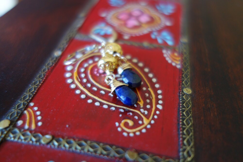 Gold Saphir Ohrringe Gold Saphir Ohrringe von Firestarjewels
