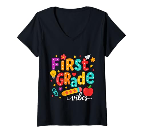 Damen Preppy First Grade Vibes Back to School 1. Klasse Mädchen Jungen T-Shirt mit V-Ausschnitt von First Day Of Back to School First Grade Vibes tees