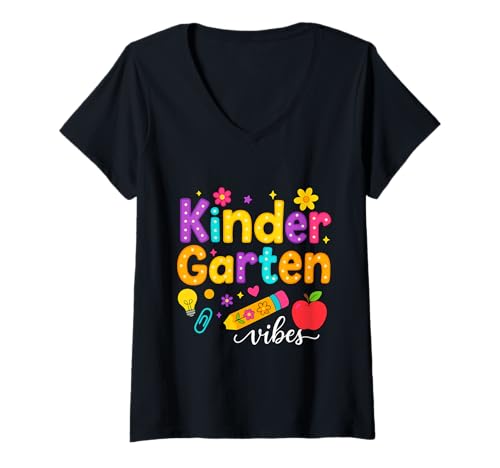 Damen Preppy Kindergarten Back to School Teacher Kinder Mädchen Jungen T-Shirt mit V-Ausschnitt Damen Preppy Kindergarten Back to School Teacher Kinder Mädchen Jungen T-Shirt mit V-Ausschnitt von First Day Of Back to School Kindergarten Vibes tee