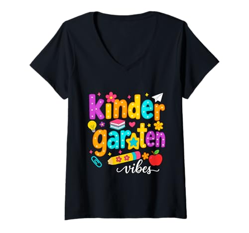 Damen Preppy Kindergarten Vibes Zurück in die Schule Lehrer Mädchen Jungen T-Shirt mit V-Ausschnitt Damen Preppy Kindergarten Vibes Zurück in die Schule Lehrer Mädchen Jungen T-Shirt mit V-Ausschnitt von First Day Of Back to School Kindergarten Vibes tee