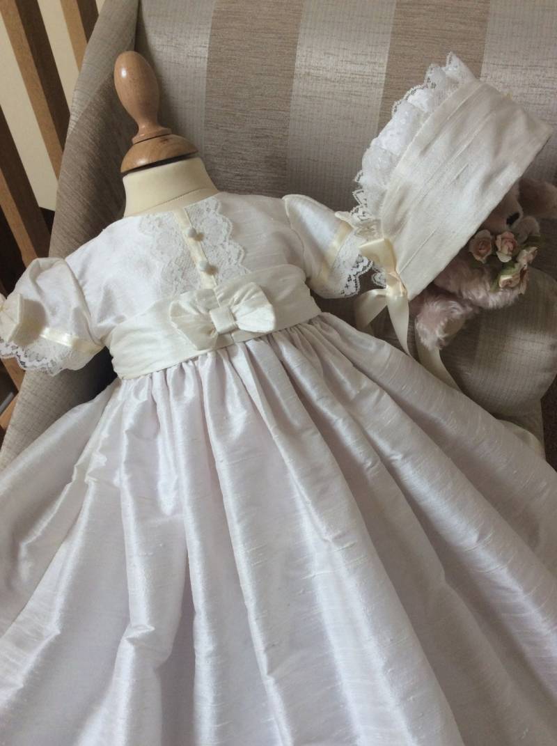 Spitze Taufkleid Erbstück Taufkleid Mit Häubchen von FirstBlessings