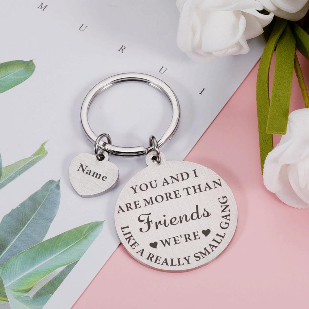 Personalisierte Lustige Schlüsselanhänger Kette-Wir Sind Wie Eine Kleine Bande, Geschenke Für Freunde, Custom Name Freund, Geburtstagsgeschenk von FirstJewelryDesign