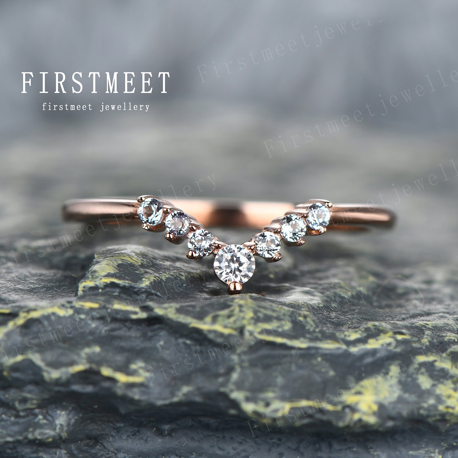 Alexandrit Ehering Rosegold Moissanit Kurve V Chevron Ring Nesting Band Passende Jubiläumsring von Firstmeetjewellery