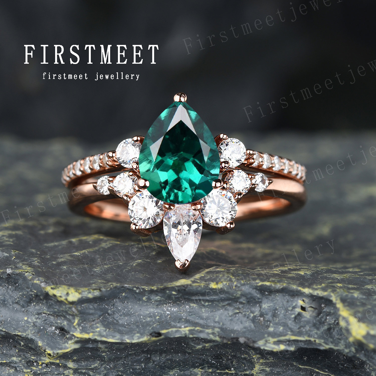 Birnenförmiger Smaragd Eheringe Set, Vintage Ringe Für Frauen Versprechen Ring Krone Ehering Band, Pear Cut Band von Firstmeetjewellery