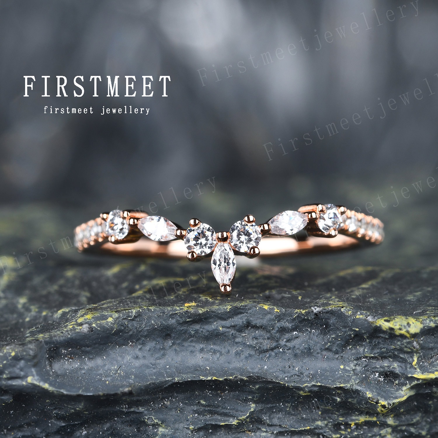 Diamant Hochzeitsband Moissanit Frau Tiara Kurve Rosegold Band Jubiläumsring Nesting Passender Ring von Firstmeetjewellery