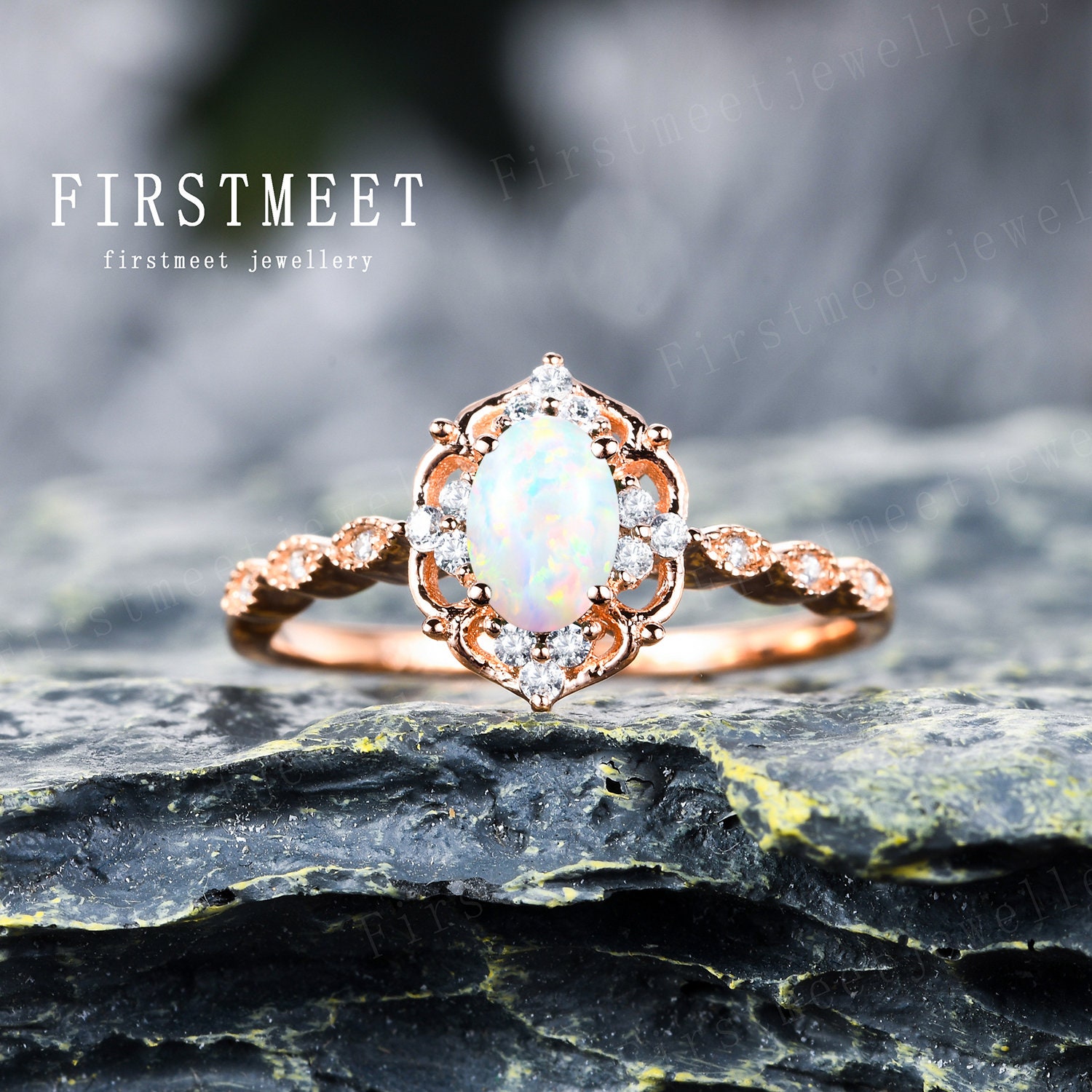 Einzigartiger Ovaler Opal Verlobungsring Antik Filigran Blume Rosegold Band Marquise Form Ring Art Deco Heiligenschein Ehering von Firstmeetjewellery