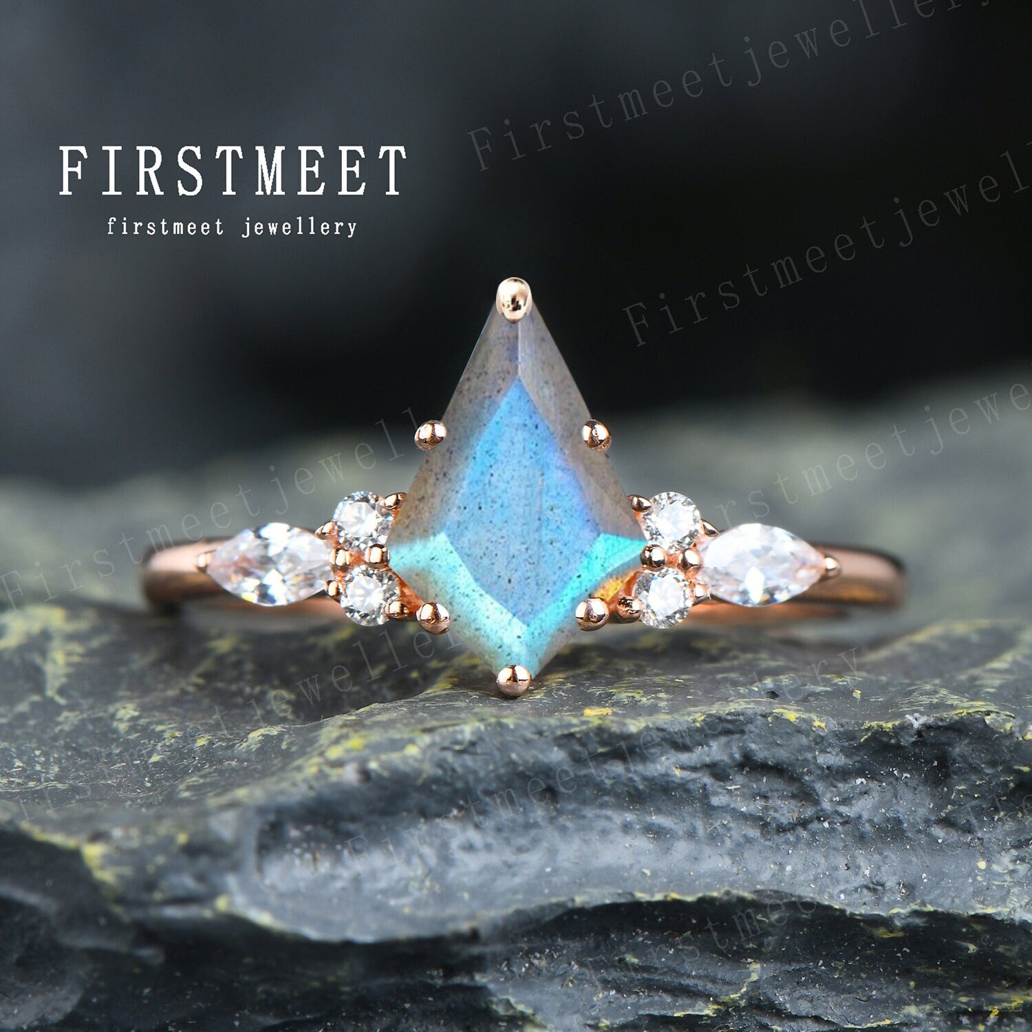 Kite Cut Labradorit Verlobungsring Art Deco Ring Vintage Roségold Frau Versprechen Für Sie Einzigartige Diamant Ehering von Firstmeetjewellery