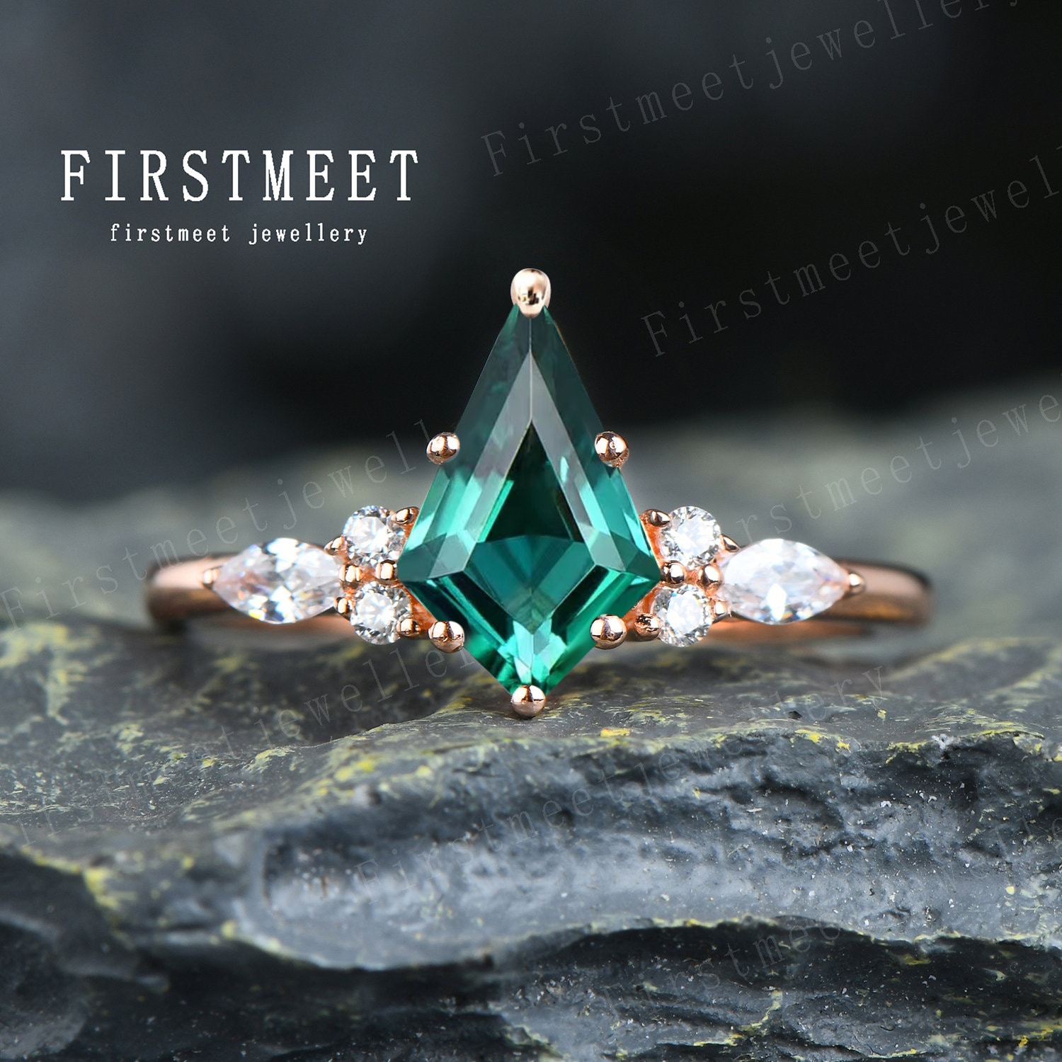 Kite Cut Smaragd Verlobungsring Rosegold Smaragdring Unikat Ehering Moissanit Akzent Vintage Für Sie Jahrestag Ring von Firstmeetjewellery