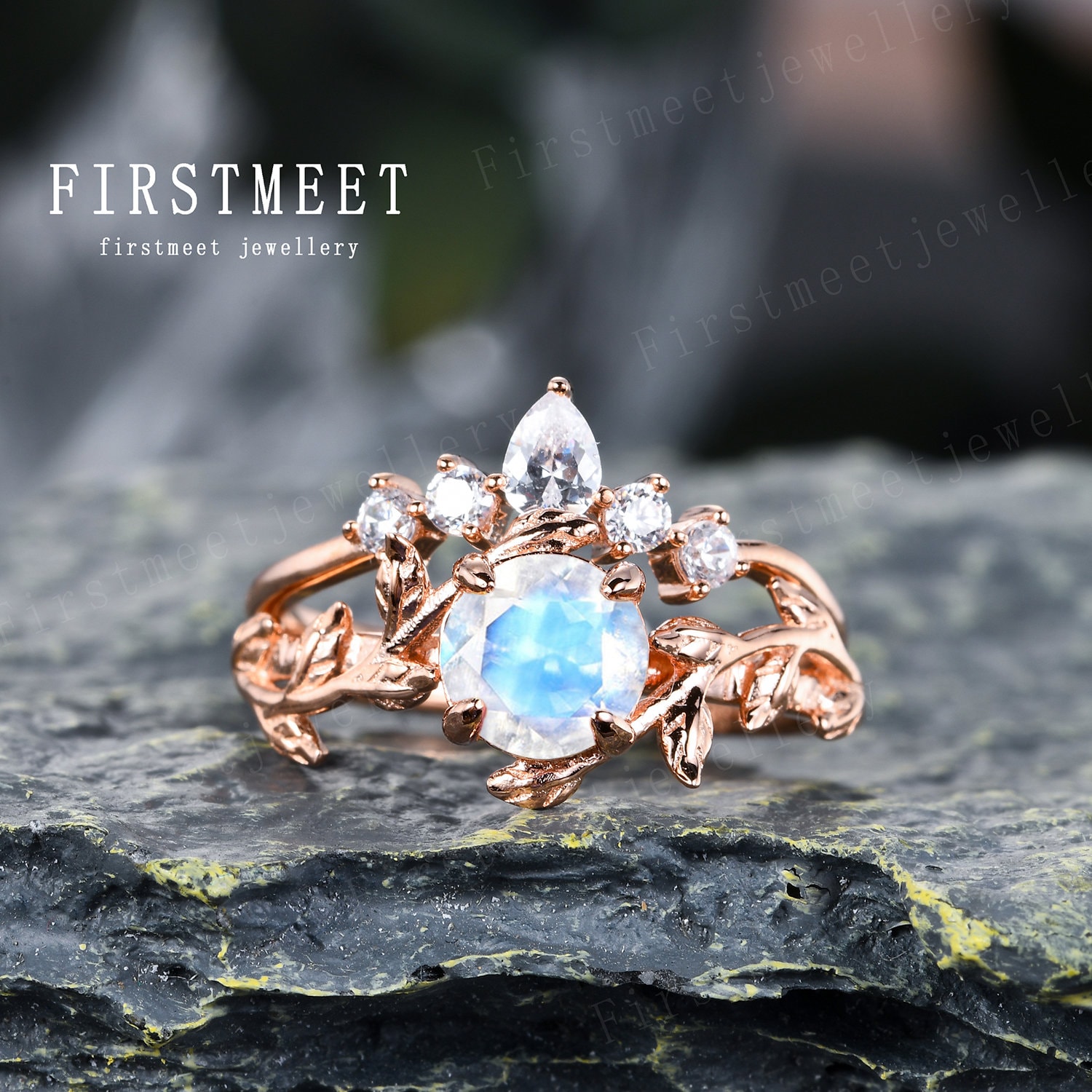 Mondstein Braut Set Vintage Verlobungsring Unikat Blatt Ast Ring Antik Zweig Ehering Moissanit Kurve Hochzeitsband von Firstmeetjewellery