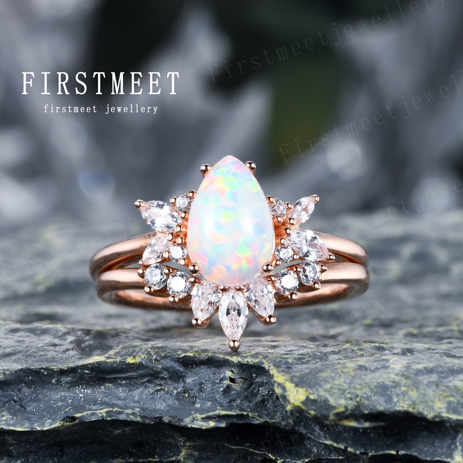 Opal Ringe Für Frauen Braut Set Vintage Pear Cut Verlobungsring Unikat Roségold Diamant Kurve Nesting Band Versprechen Ring von Firstmeetjewellery