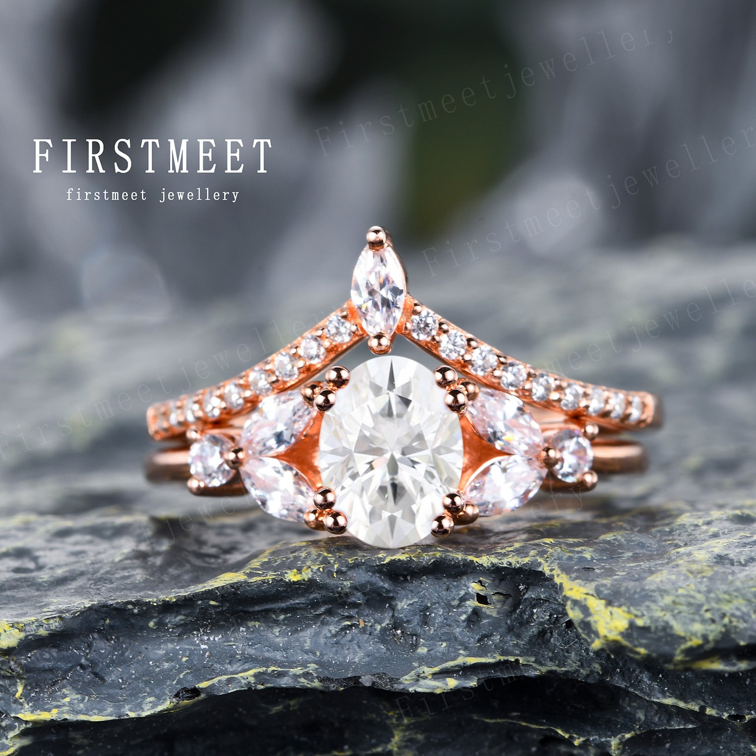 Oval Geschnittener Moissanit Verlobungsring Set, Stapelringe, 14K/18K Roségold, Vintage Unikat Marquise Diamant Cluster Ring Damen Tiara Kurve Band von Firstmeetjewellery