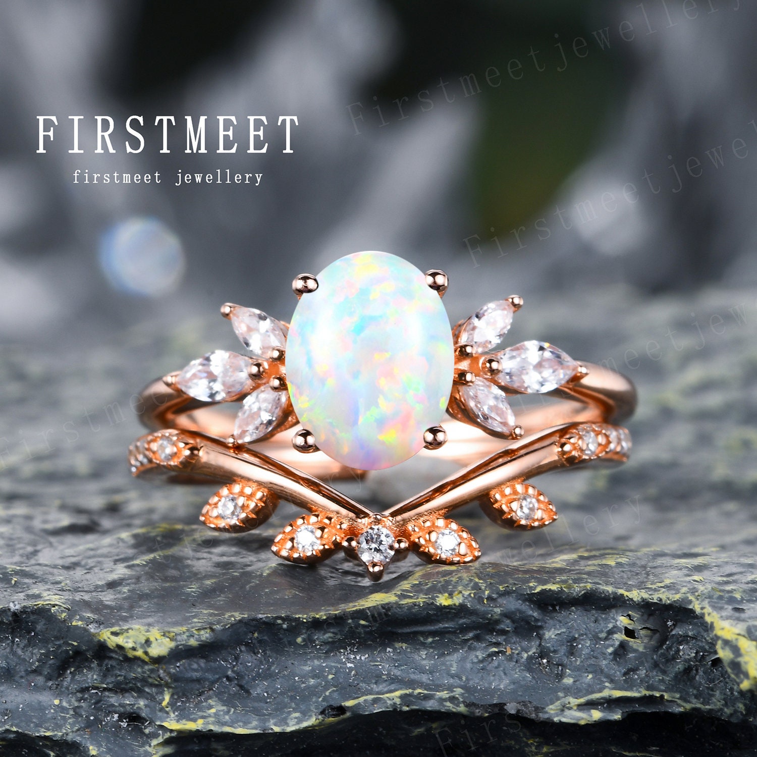 Ovale Opalringe Für Frauen, Vintage Opal Verlobungsring, Blatt Diamant Ehering, Stapelring Braut Set von Firstmeetjewellery