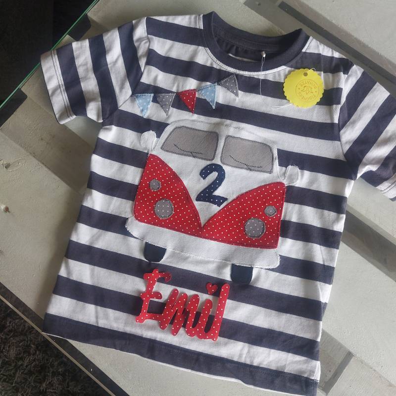 Jungen Geburtstagsshirt Weiss-Dunkelgrau Geringelt Mit Bus, Auto von FischersSchaetze