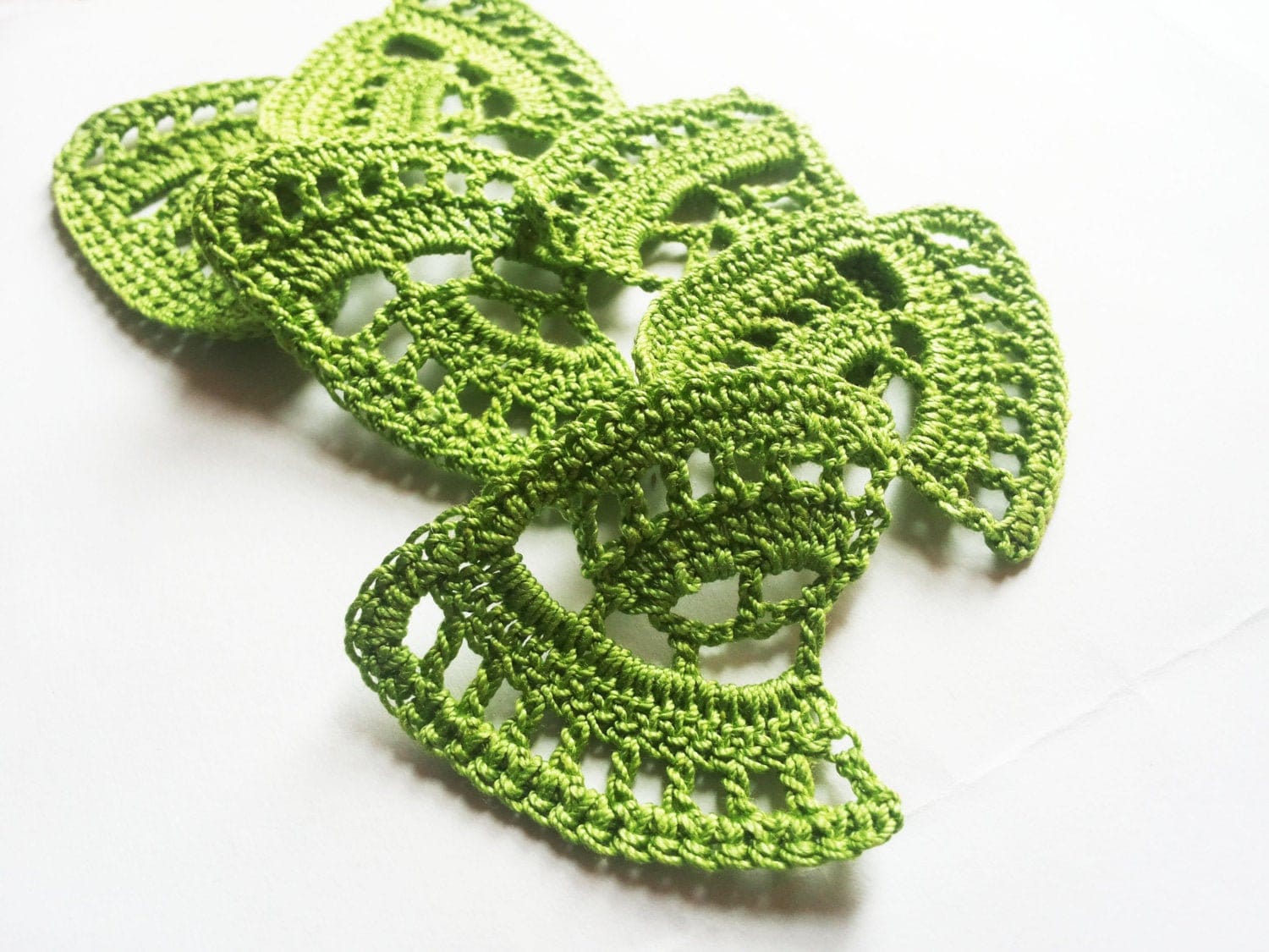 Gehäkelte Blatt-Applikation Motiv Grün 6stk. Verzierungen, Häkelzubehör Gehäkelte Blatt-Applikation Motiv Grün 6stk. Verzierungen, Häkelzubehör von Fiscraftland