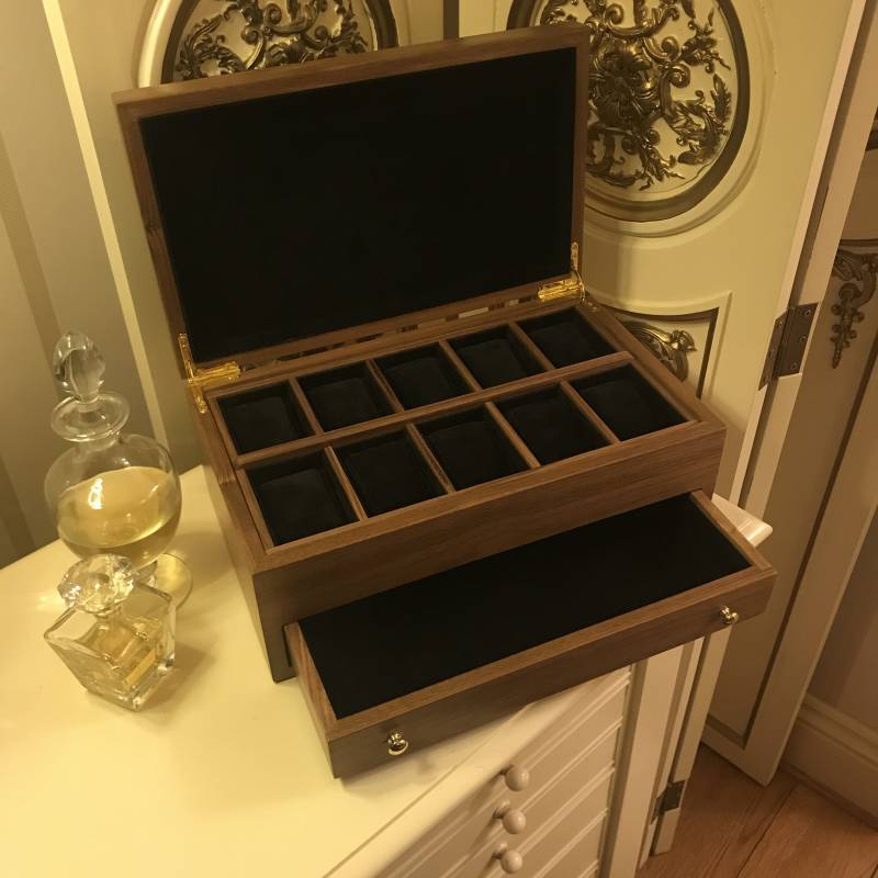 Handgefertigte Uhrenbox | 10 Fächer Und Schublade - Wurzelnuss Mit Optionaler Personalisierung Handgefertigte Uhrenbox | 10 Fächer Und Schublade - Wurzelnuss Mit Optionaler Personalisierung von FishAndFather