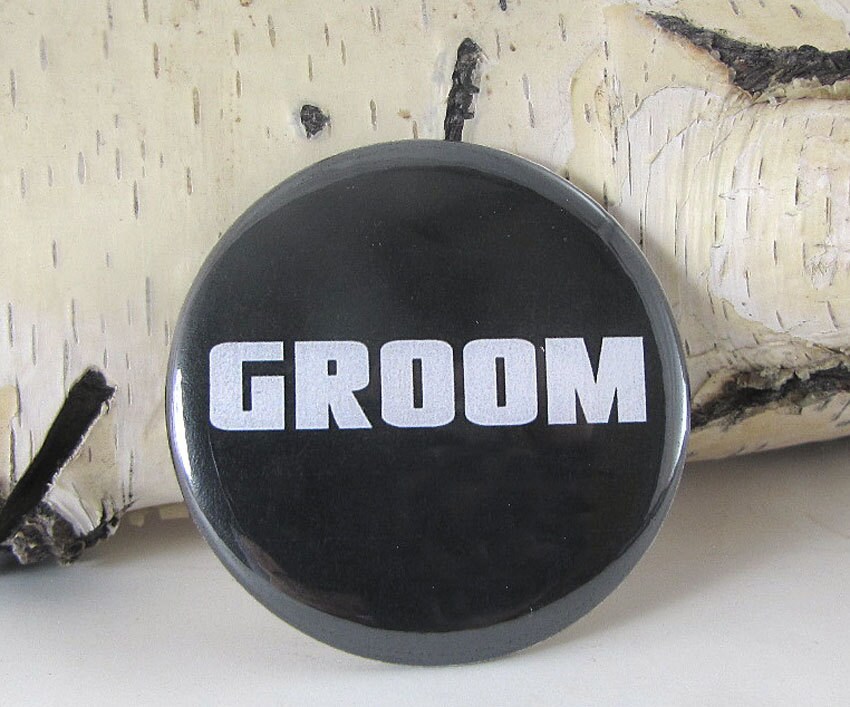 Bräutigam Hochzeit Pinback Button - 2 1/4 Inch Pin Back Bräutigam Hochzeit Pinback Button - 2 1/4 Inch Pin Back von Fishstikks