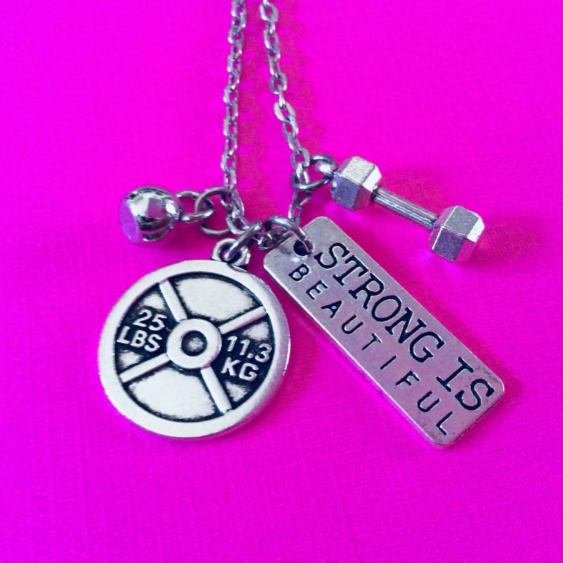 strong Is Beautiful Halskette, Gewichtheben Fitness Schmuck, Hantel Kettlebell Personal Trainer, Fitness-studio Schmuck von FitChickJewelry