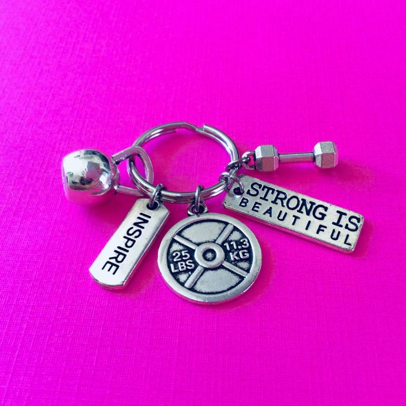 strong Is Beautiful Schlüsselanhänger Bodycycling Gewichtheben Fitness Kurzhantel Kettlebell Personal Trainer Geschenk von FitChickJewelry