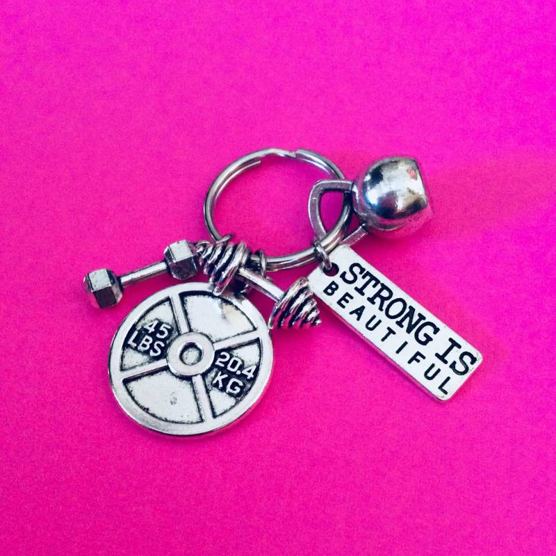 strong Is Beautiful Schlüsselbund, Bodybuilder-Schlüsselanhänger, Gewichtheben Schlüsselanhänger, Fitness-Schlüsselanhänger, Kurzhantel von FitChickJewelry