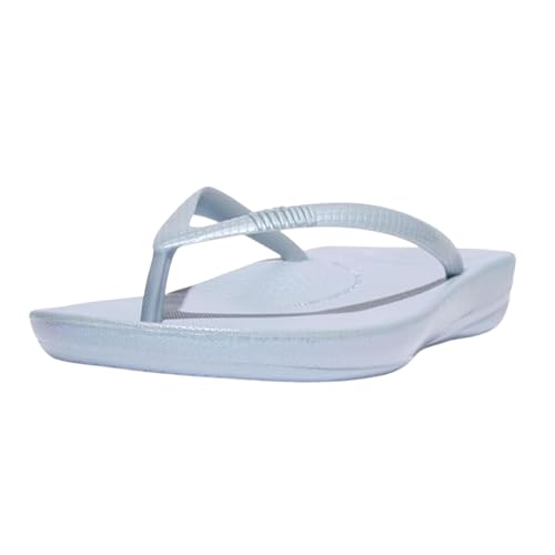 Fitflop Damen Iqushion Ergonomische Flip-Flops mit Perlglanz Flipflop, Pearlized Skywash Blue, 36 EU von Fitflop