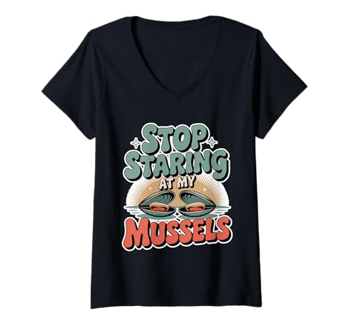 Damen Stop Staring at My Mussels Workout Seafood Pun - T-Shirt mit V-Ausschnitt Damen Stop Staring at My Mussels Workout Seafood Pun - T-Shirt mit V-Ausschnitt von Fitnessstudio -Muskeln Meeresfrüchte Wortspiel