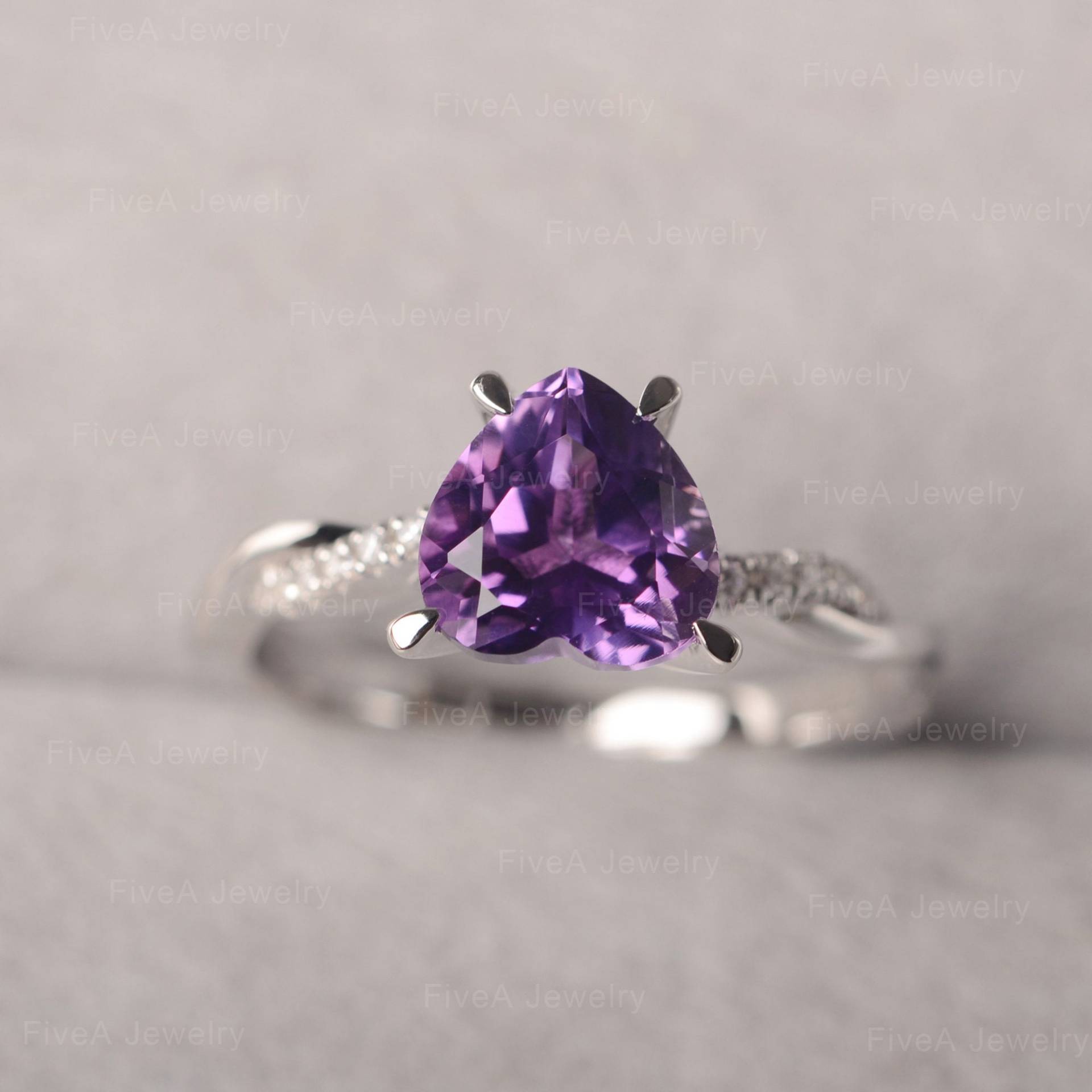 Lavendel Amethyst Ring Februar Birthstone Herz Geformt Verlobungsring Für Frauen von FiveAjewelry