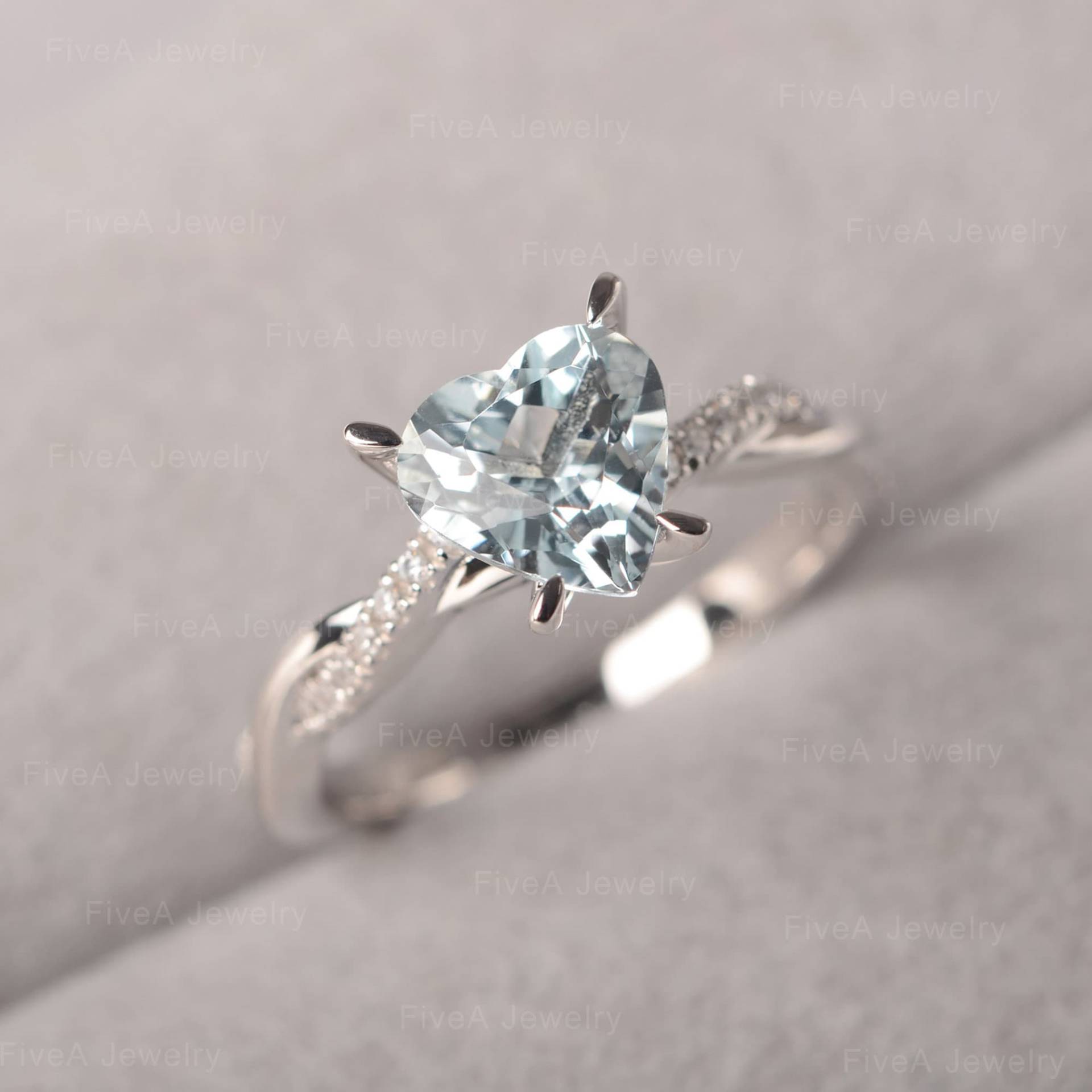 Natürliche Aquamarin Ring Herz Geformt März Geburtsstein Personalisierte Verlobung Für Frauen von FiveAjewelry