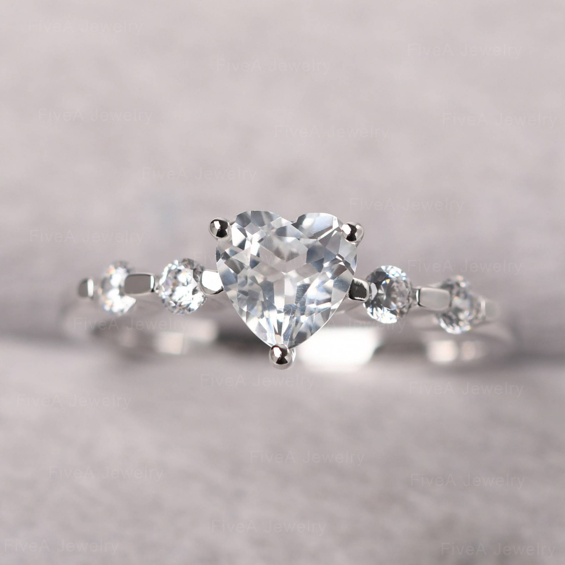 Weißer Topas Ehering Herzförmiger Sterling Silber Simulierter Diamant Ring November Geburtsstein von FiveAjewelry