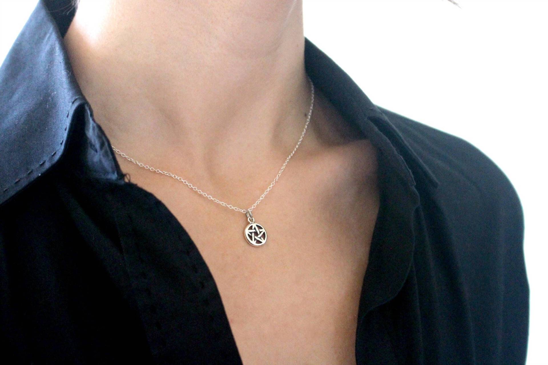 Pentagramm-Halskette, Sterlingsilber-Anhänger, Pentagramm-Anhänger, Pentagramm-Schmuck, Silber-Anhänger, Stern-Halskette Pentagramm-Halskette, Sterlingsilber-Anhänger, Pentagramm-Anhänger, Pentagramm-Schmuck, Silber-Anhänger, Stern-Halskette von FiveOfMine