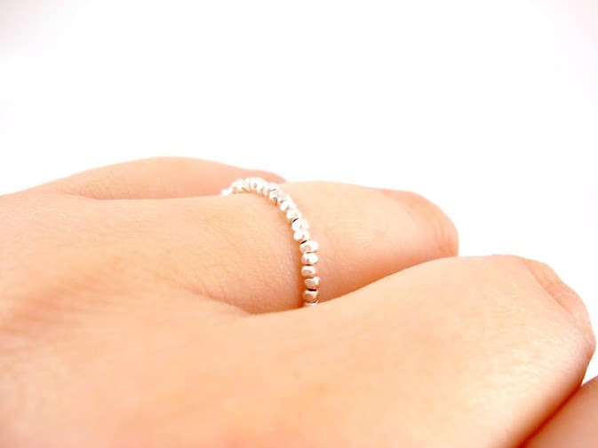 Feiner Silber Ring, Ring Für Jeden Tag, Dünner Schlichter Super Skinny Perlen Feinsilber Feiner Silber Ring, Ring Für Jeden Tag, Dünner Schlichter Super Skinny Perlen Feinsilber von FiveOfMine