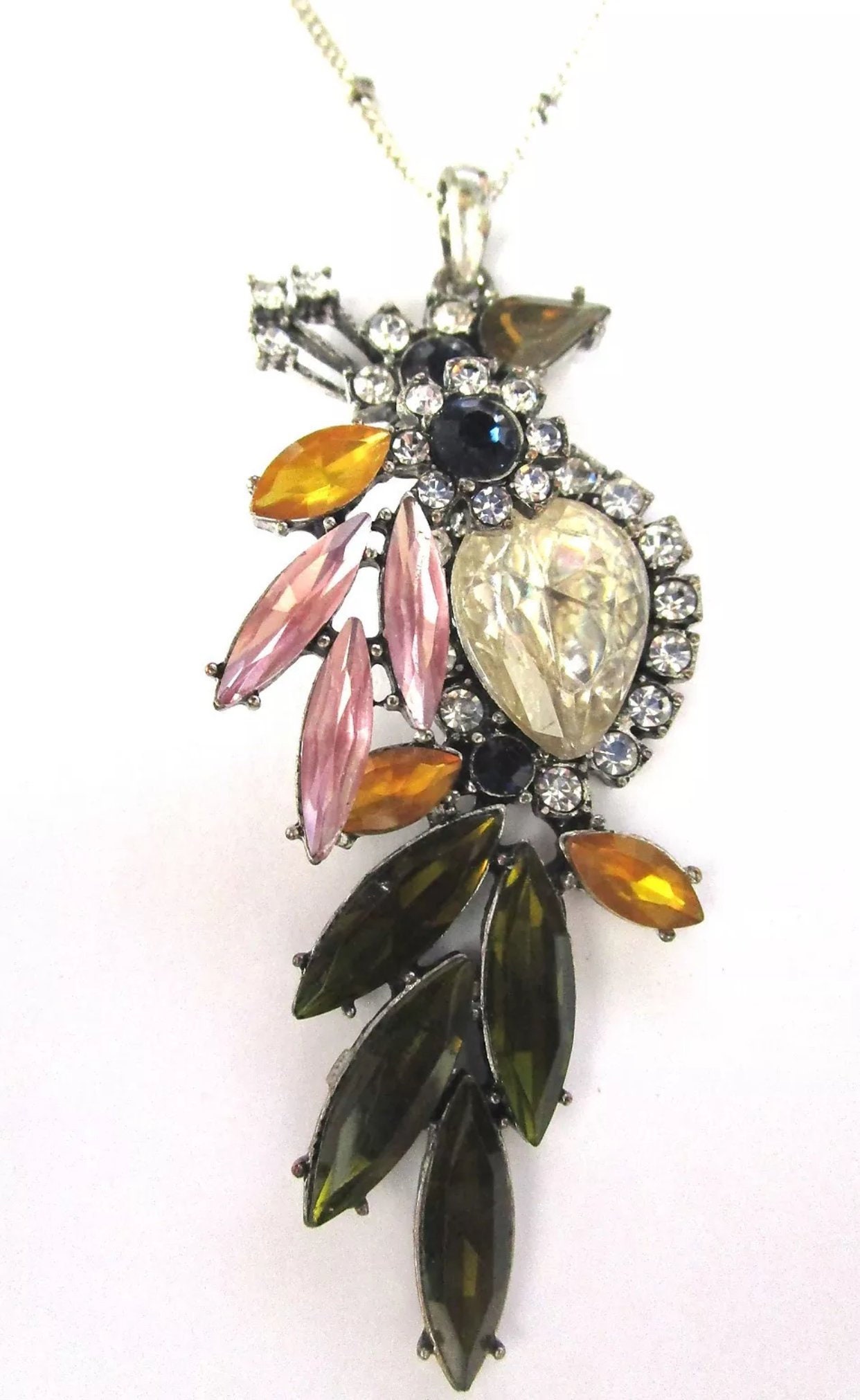 Ann Taylor Regenbogen Kristall Strass Edelstein Papagei Vogel Anhänger Halskette Ann Taylor Regenbogen Kristall Strass Edelstein Papagei Vogel Anhänger Halskette von FivebunniesByMoxie