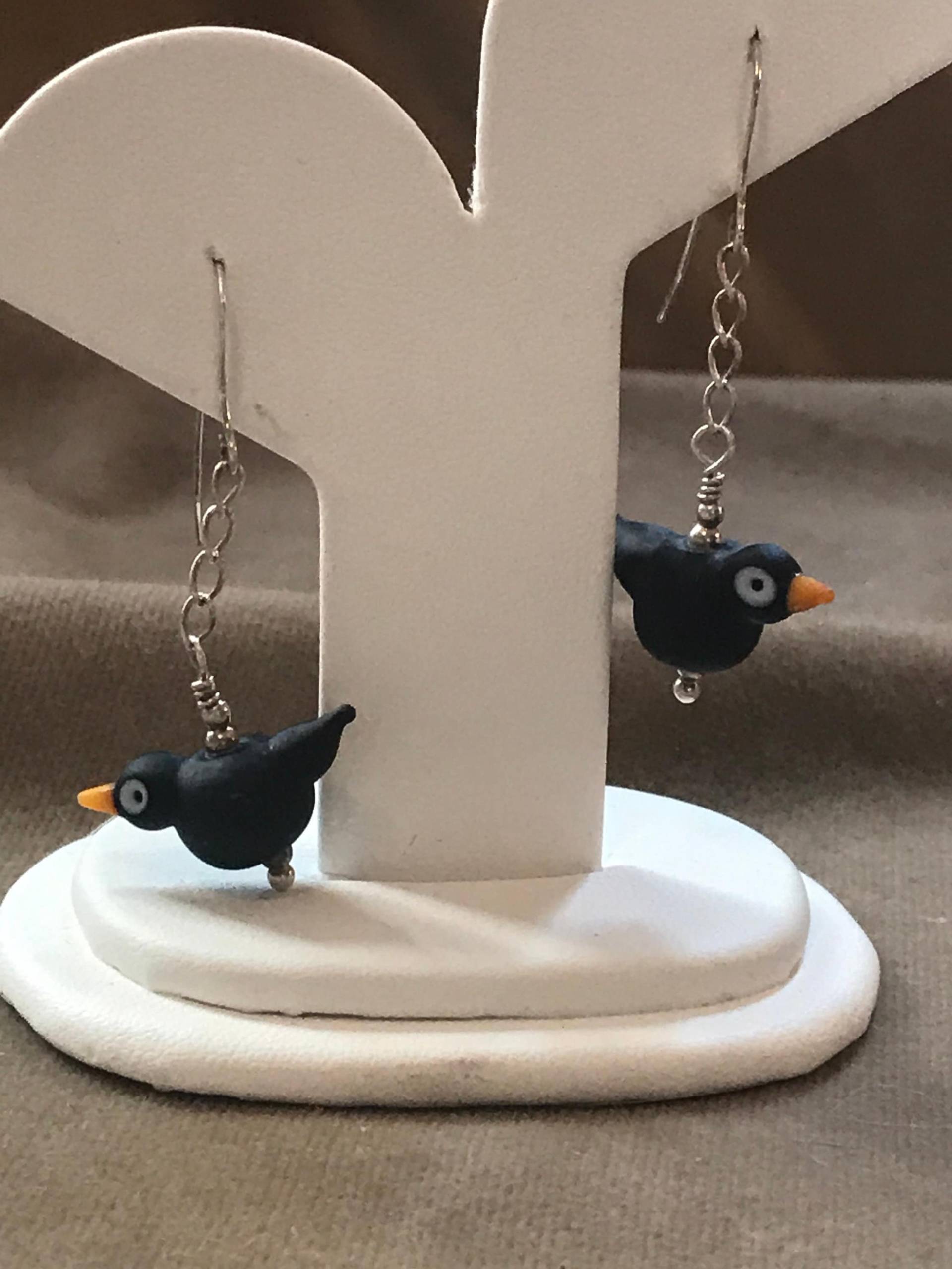 Black Birds Amsel Ohrhänger & Tropfen Aus Kunstharz Auf Draht Black Birds Amsel Ohrhänger & Tropfen Aus Kunstharz Auf Draht von FivebunniesByMoxie