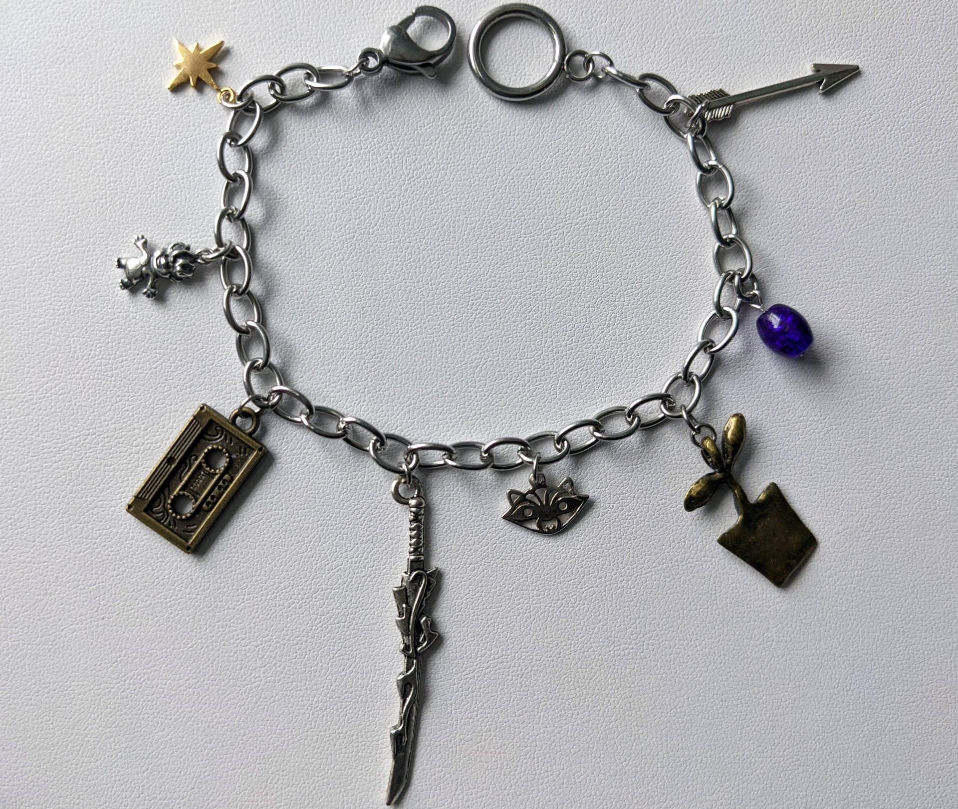 Guardians Of The Galaxy Inspiriertes Charm Armband Guardians Of The Galaxy Inspiriertes Charm Armband von FixationForest