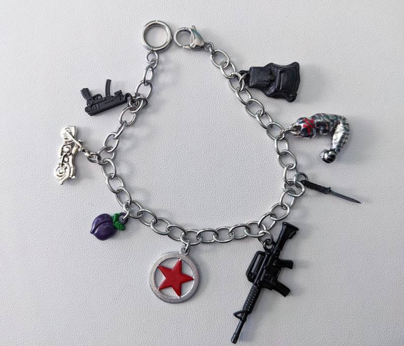 Wintersoldat Inspiriertes Bettelarmband Oder Halskette von FixationForest