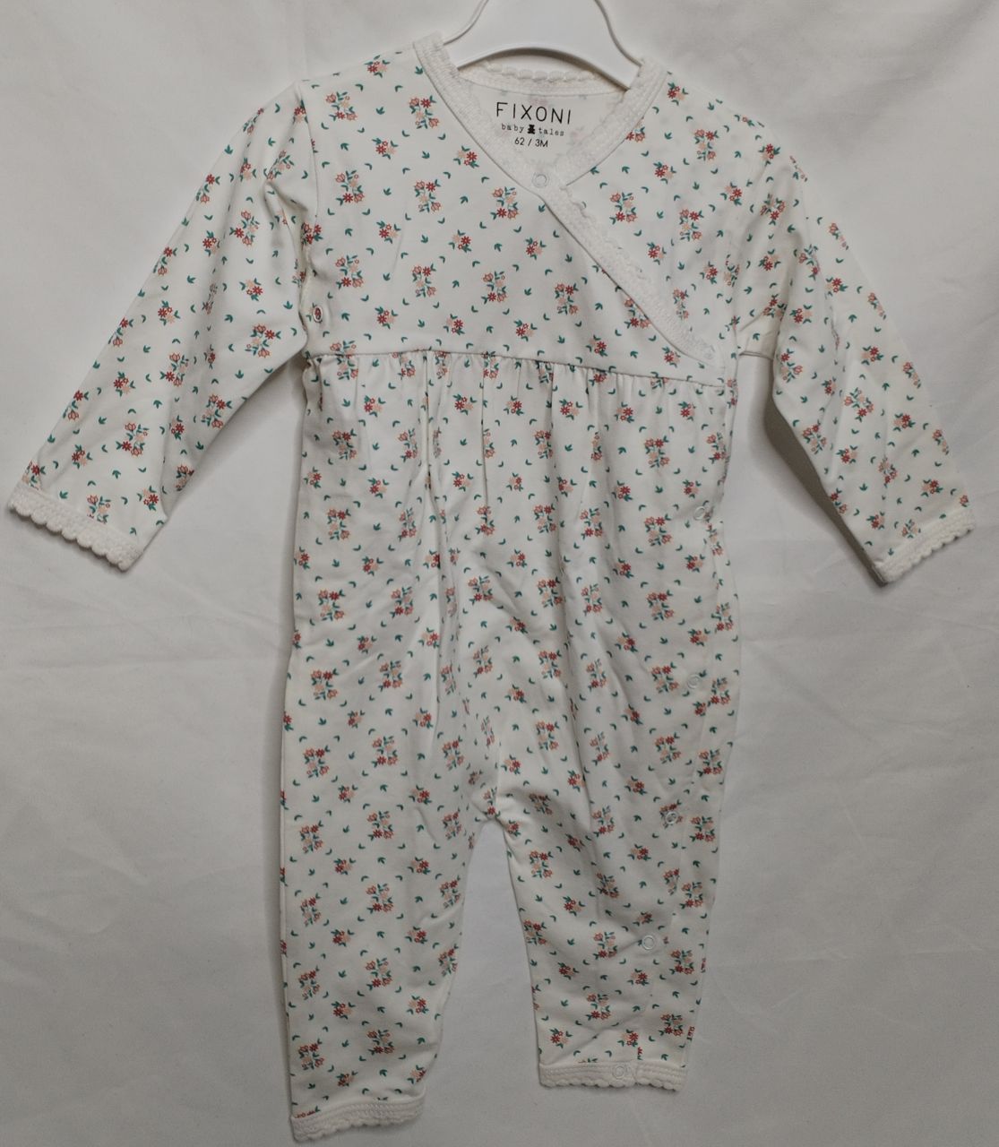 Fixoni Overall Schlafanzug weich weiß mit Blumen von Fixoni