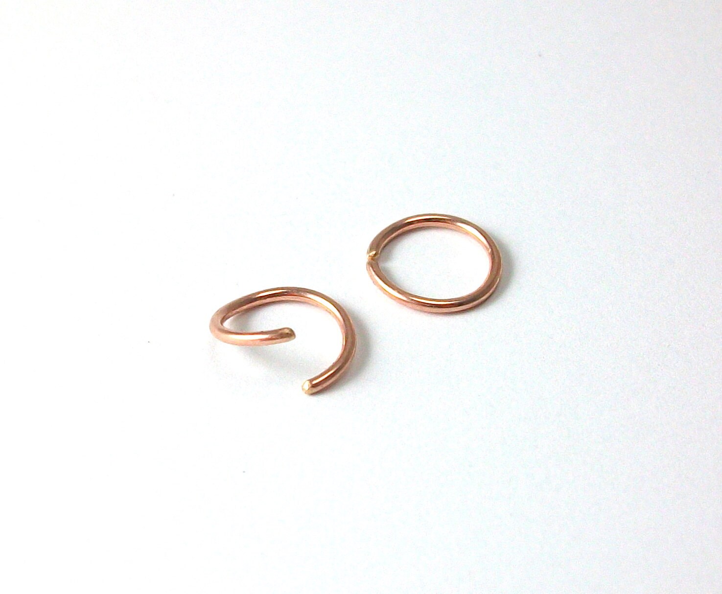 14K Rose Gold Filled Creolen - Einzel Oder Paar Ohr, Nase, Lippe, Tragus, Augenbraue, Knorpelring 20 Gauge Sleeper Ohrringe 14K Rose Gold Filled Creolen - Einzel Oder Paar Ohr, Nase, Lippe, Tragus, Augenbraue, Knorpelring 20 Gauge Sleeper Ohrringe von FizzCatCreations