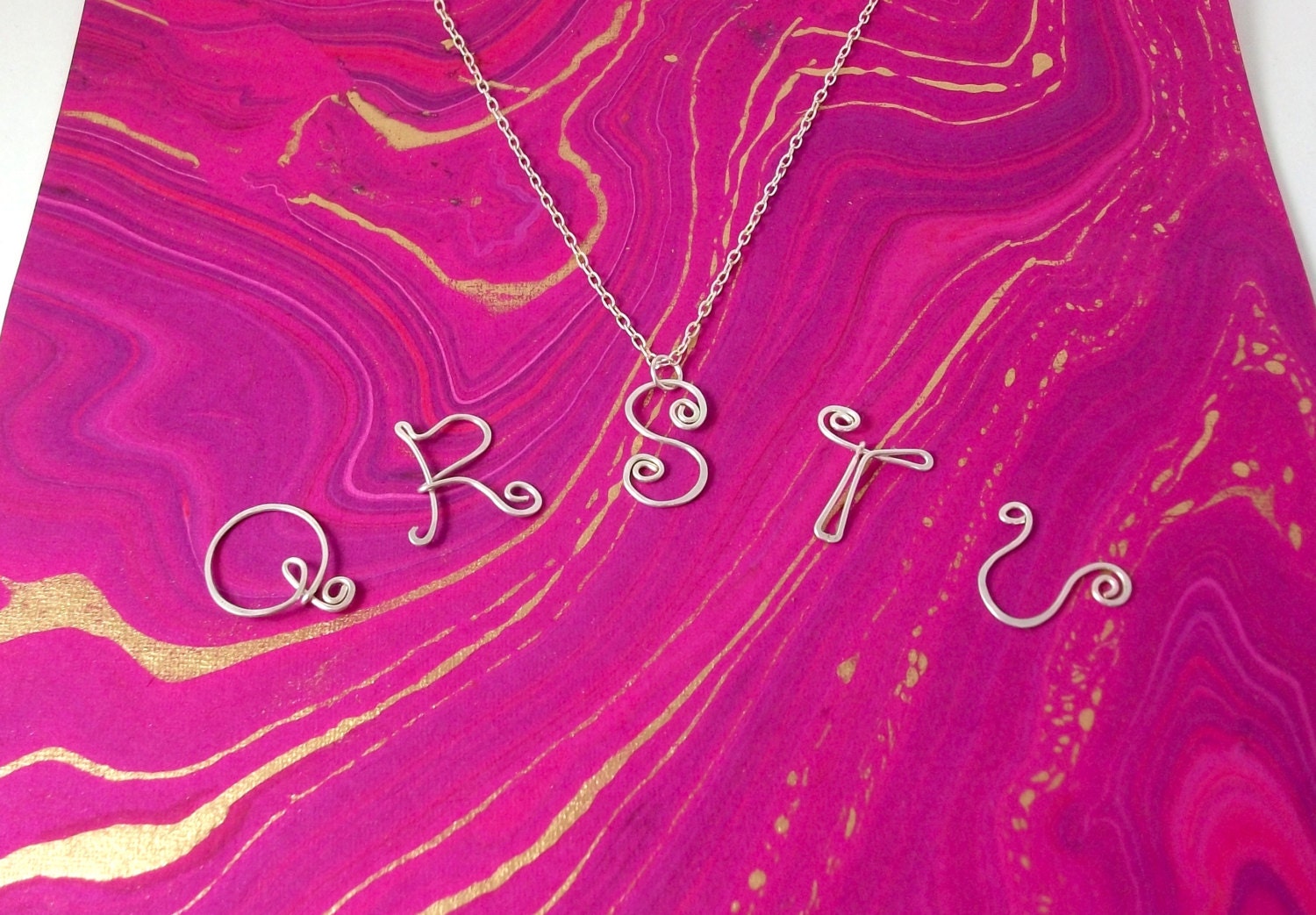 Die Initialen Sind Aus 925Er Silber Und Die Buchstaben Echtem Die Initialen Sind Aus 925Er Silber Und Die Buchstaben Echtem von FizzCatCreations