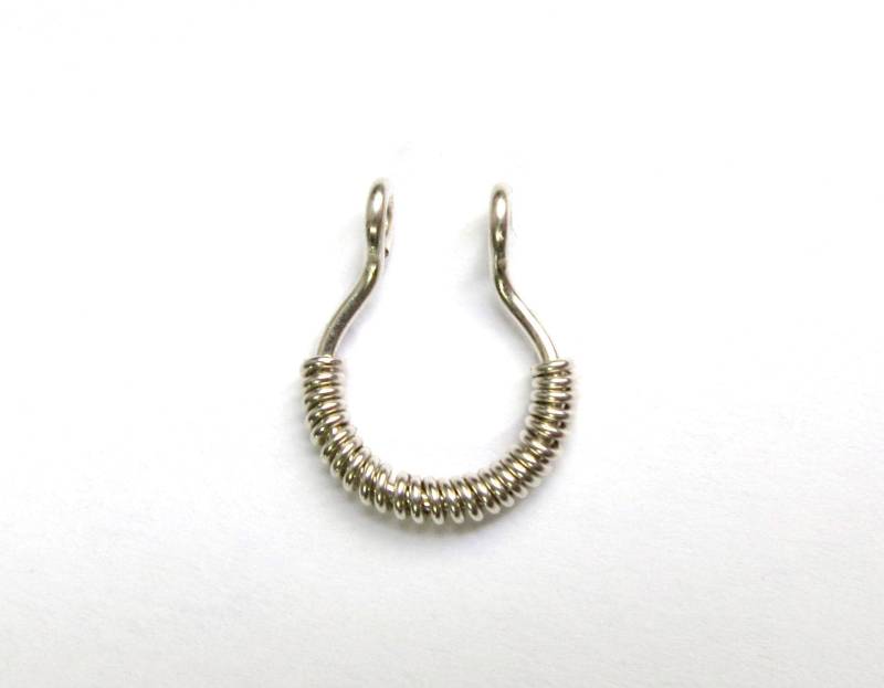 Faux Septum Ring - Silber Oder Gold Draht Gewickelt Kein Piercing von FizzCatCreations