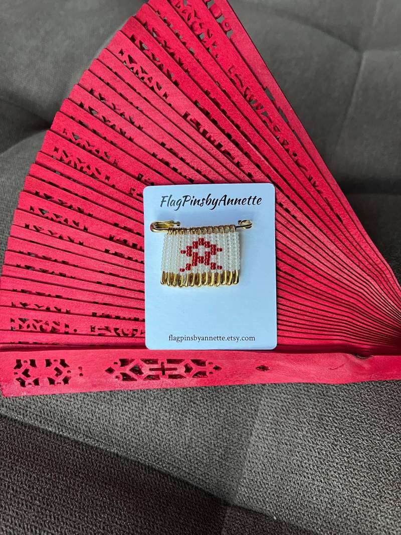 Aids Awareness Pin Perlen Sicherheitsnadel Handgemacht Welt-Aids Tag Aids Awareness Pin Perlen Sicherheitsnadel Handgemacht Welt-Aids Tag von FlagPinsbyAnnette