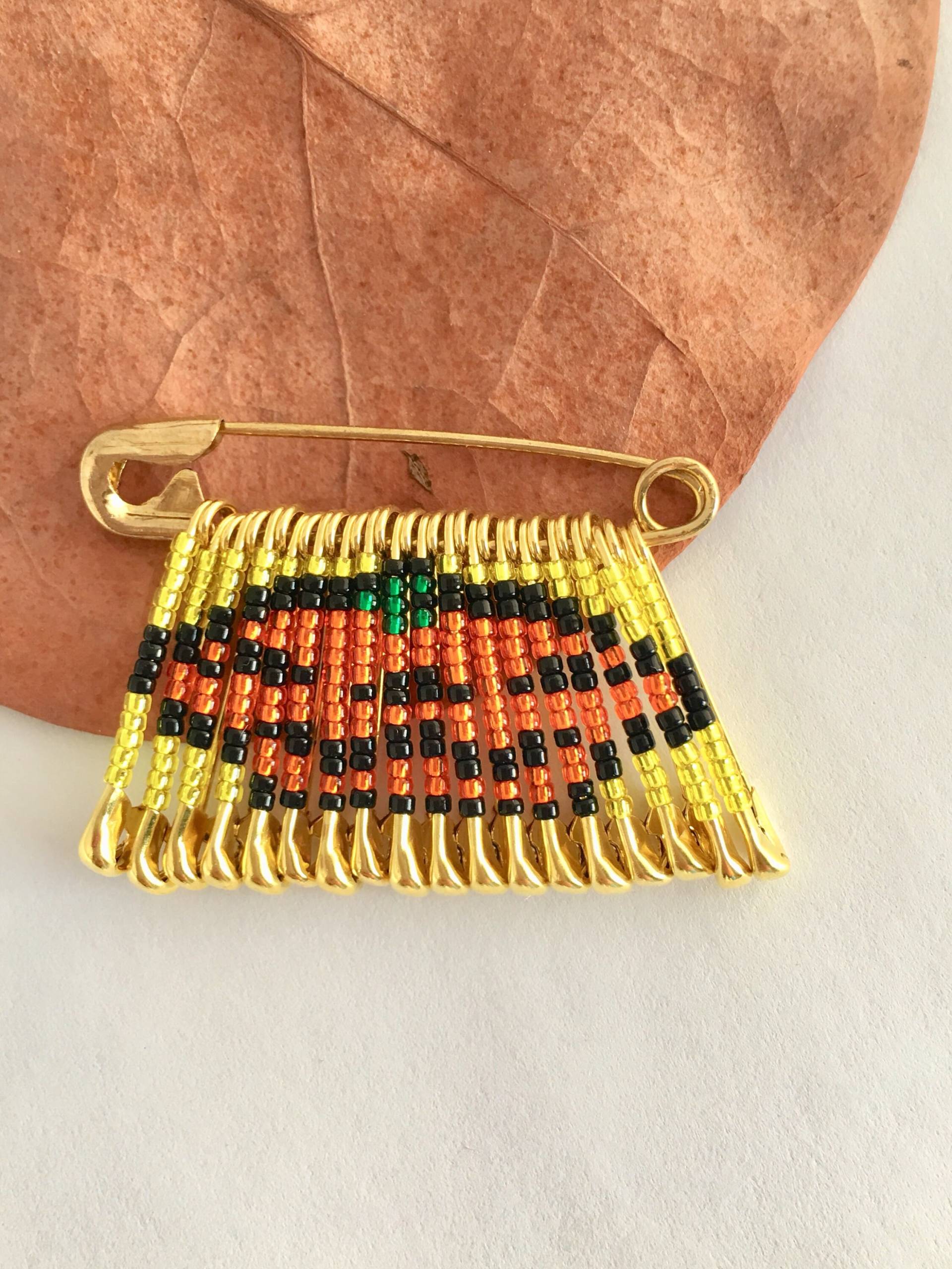 Kürbis Anstecknadel Perlen Pin Handgemachtes Halloween Thanksgiving Revers Accessoire Kürbis Anstecknadel Perlen Pin Handgemachtes Halloween Thanksgiving Revers Accessoire von FlagPinsbyAnnette