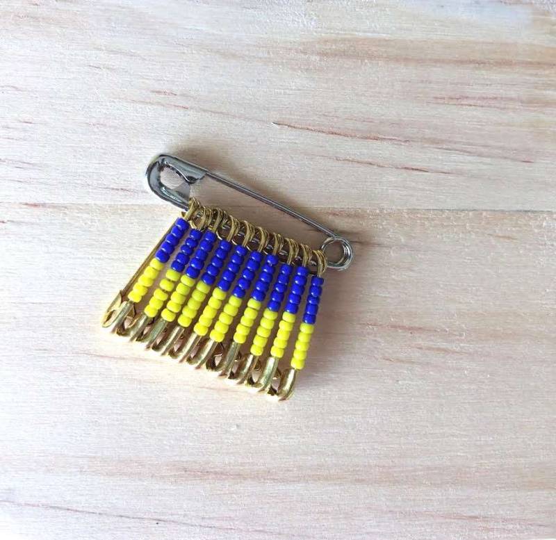 Ukraine Flagge Pin Perlen Handgemachtes Geschenk Für Sie Sicherheitsnadel Anstecknadel Der Brosche Ukraine Flagge Pin Perlen Handgemachtes Geschenk Für Sie Sicherheitsnadel Anstecknadel Der Brosche von FlagPinsbyAnnette