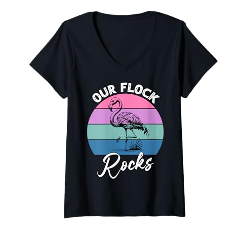Damen Flamingo Our Flock Rocks T-Shirt mit V-Ausschnitt Damen Flamingo Our Flock Rocks T-Shirt mit V-Ausschnitt von Flamingo Sprüche Herren Damen