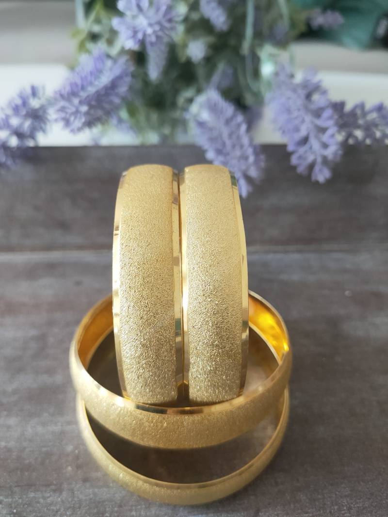 Adana Burma Kumlu Bilezik Gold Armreifen 22 Karat Vergoldet 1, 5cm Adana Burma Kumlu Bilezik Gold Armreifen 22 Karat Vergoldet 1, 5cm von FlamingoJuwelier